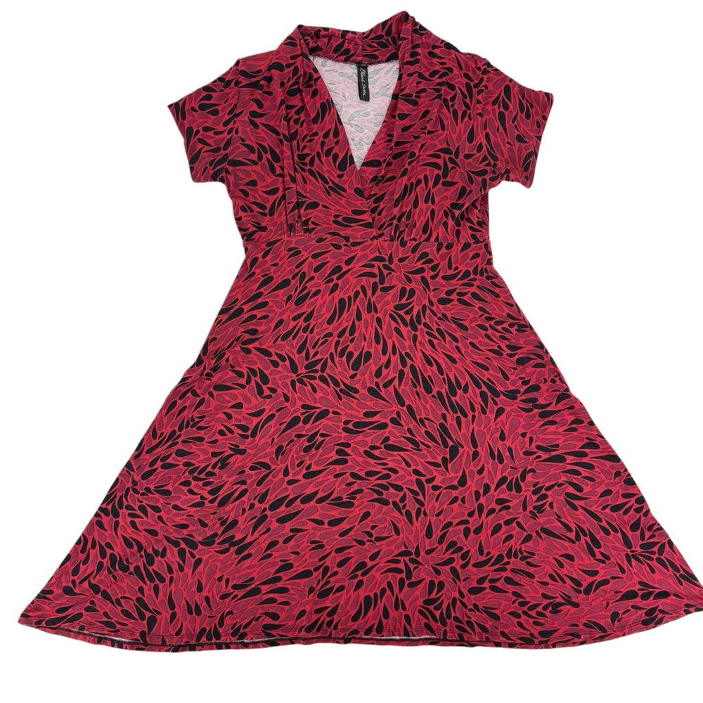 Black Swan Red & Black Teardrop Patterned Shawl V-Neck Knee Length Dress, Large
